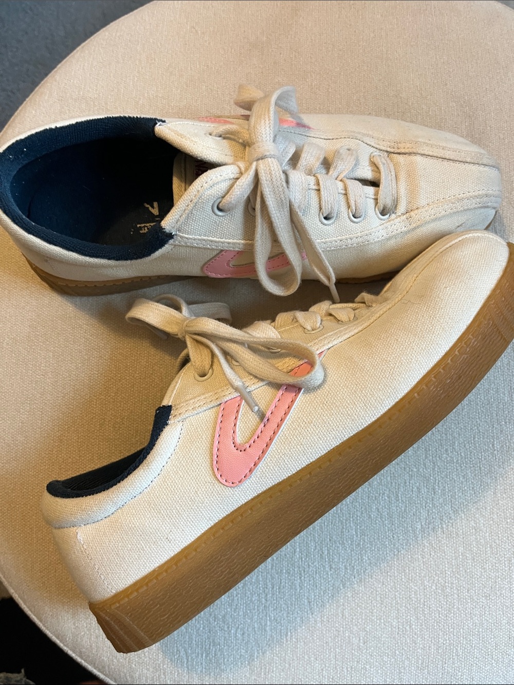 Canvas Tretorns with modern sole